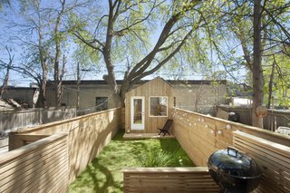 This Architect's Tiny Studio Is the Ultimate Backyard Workspace - Photo 4 of 9 -