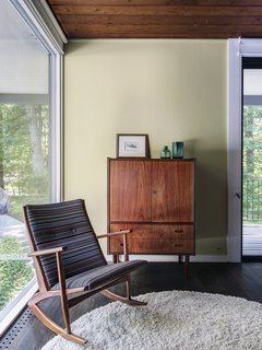 A Showstopping Midcentury in New Canaan Hits the Market - Photo 10 of 12 -