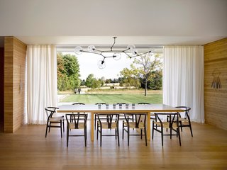 A LEED Gold Weekend Home Embraces the Ontario Landscape - Photo 6 of 16 -