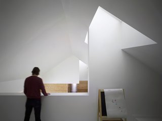 A LEED Gold Weekend Home Embraces the Ontario Landscape - Photo 9 of 16 -