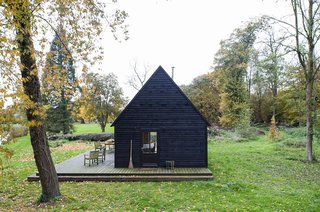 Built on a Budget, This Belgian Cabin Is Straight Out of a Fairytale - Photo 12 of 18 -