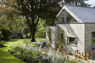 Raised in Just 10 Days, This Airtight Prefab Is a Lesson in Efficiency - Photo 1 of 10 -