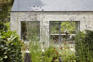 Raised in Just 10 Days, This Airtight Prefab Is a Lesson in Efficiency - Photo 7 of 10 -