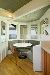 A Midcentury Schindler Gem With a Writer's Studio Asks $2.3M - Photo 4 of 16 -