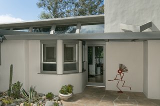 A Midcentury Schindler Gem With a Writer's Studio Asks $2.3M - Photo 15 of 16 -
