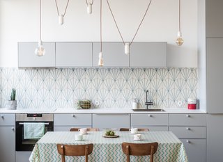 An Ingenious Gold Island Transforms an Industrial Apartment in Paris - Photo 11 of 16 -