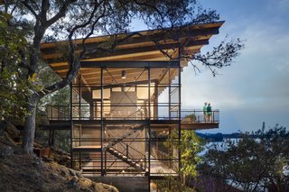 A Spectacular Lakeside Retreat in Texas Embraces the Outdoors - Photo 10 of 10 -