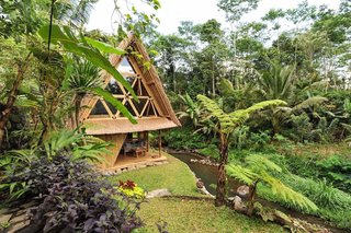 This Serene Bamboo Bungalow Rental Is a Slice of Paradise in Bali - Photo 7 of 14 -