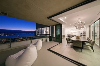 8 Things to Consider When Choosing Retractable Glass Walls - Photo 15 of 15 - LaCantina's Zero Post system provides the ultimate in uninterrupted views by eliminating the need for a supporting wall or corner post.