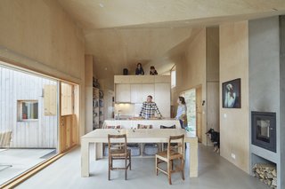 To create a clean and minimalist aesthetic, only treated pine plywood and concrete was used in the interiors.
