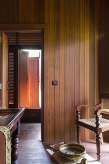 The Bangkirai timber used throughout the cabins has been treated with linseed oil.