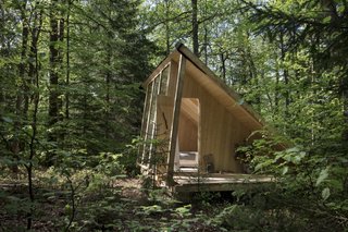 The glass-walled cabins have been built from slow-growing and durable Växjö fir.