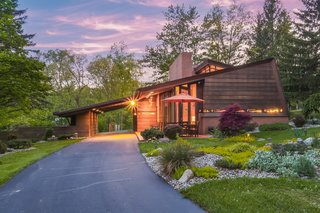 Wright’s 1939 design of the home’s dramatic sloped roof was ahead of its time.