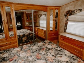 The original trailer was furnished with mirrors in an attempt to make the small bedroom appear larger.