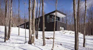 With the house pointing southward toward Mount Sutton, the residents can embrace the gorgeous views via a covered outdoor patio.