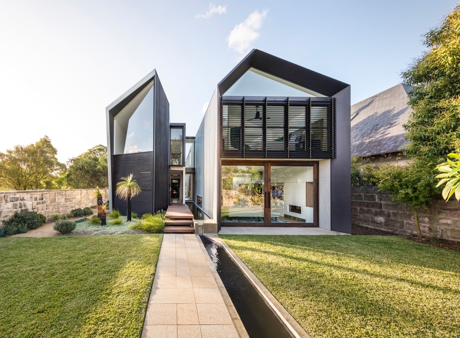 Water Slices Through This Gorge Inspired Australian House Dwell