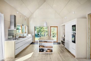 The floors throughout the home were built of Douglas fir. The window frames are made of pine.