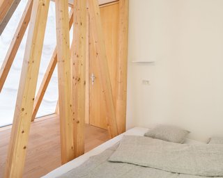 Four single-occupancy bedrooms are located on the upper two floors.
