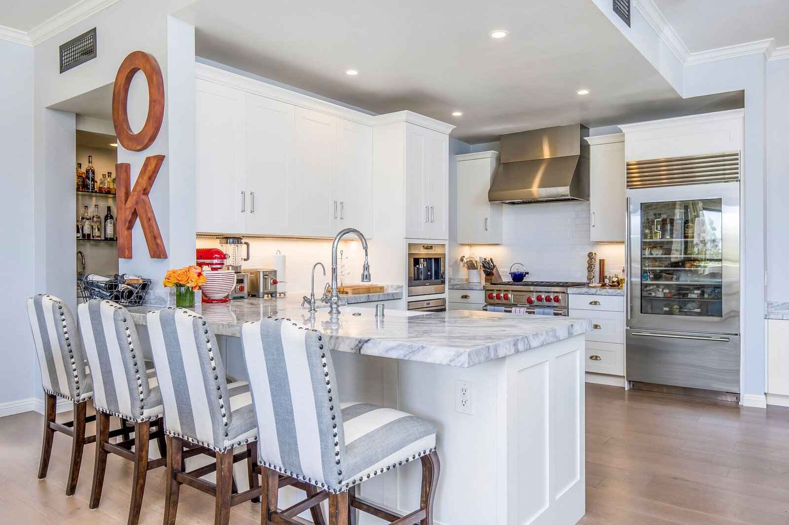 Photo 2 of 6 in Coastal-Inspired Penthouse in Brentwood Hits the Market ...