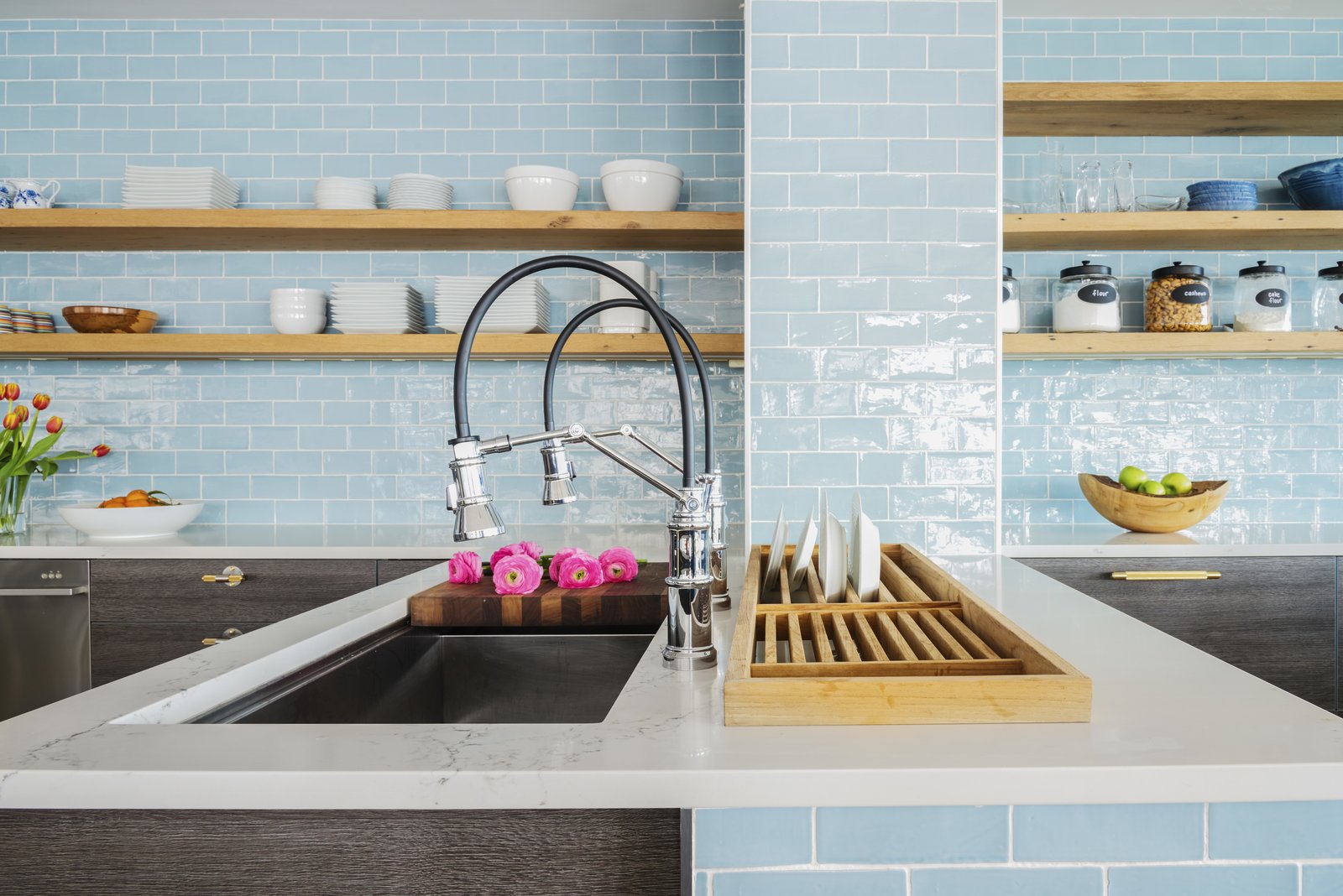 Photo 3 of 20 in Charlestown Navy Yard Condo by Aimee Anderson Design