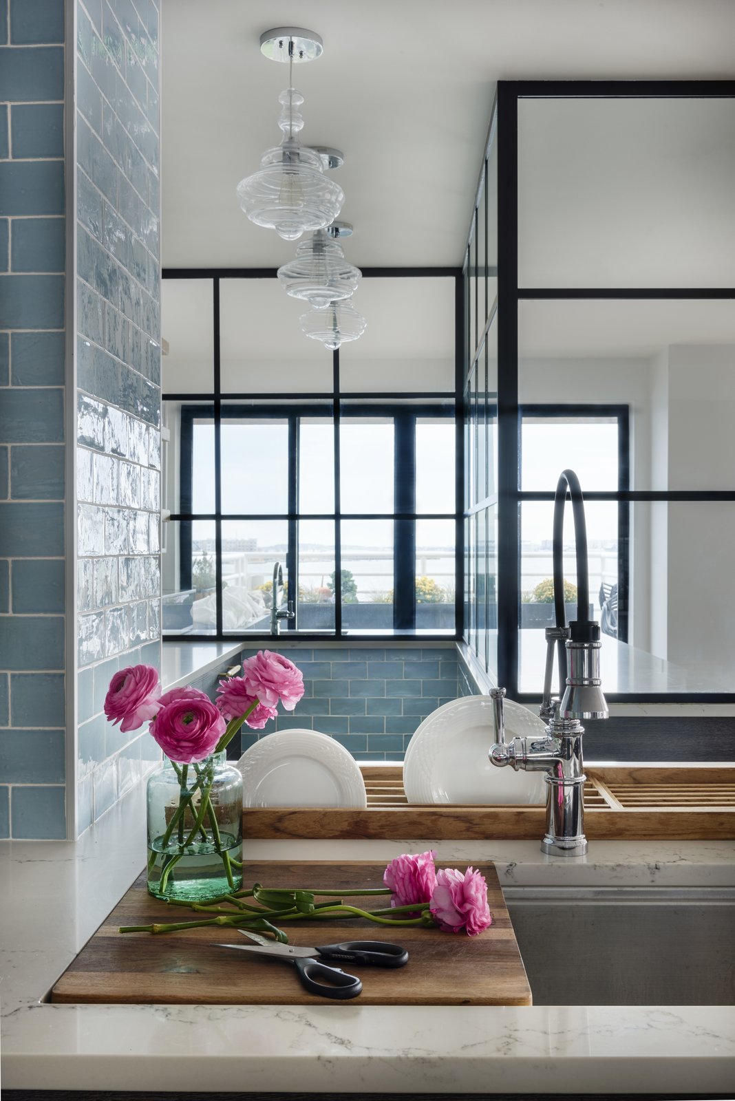 Photo 5 of 20 in Charlestown Navy Yard Condo by Aimee Anderson Design