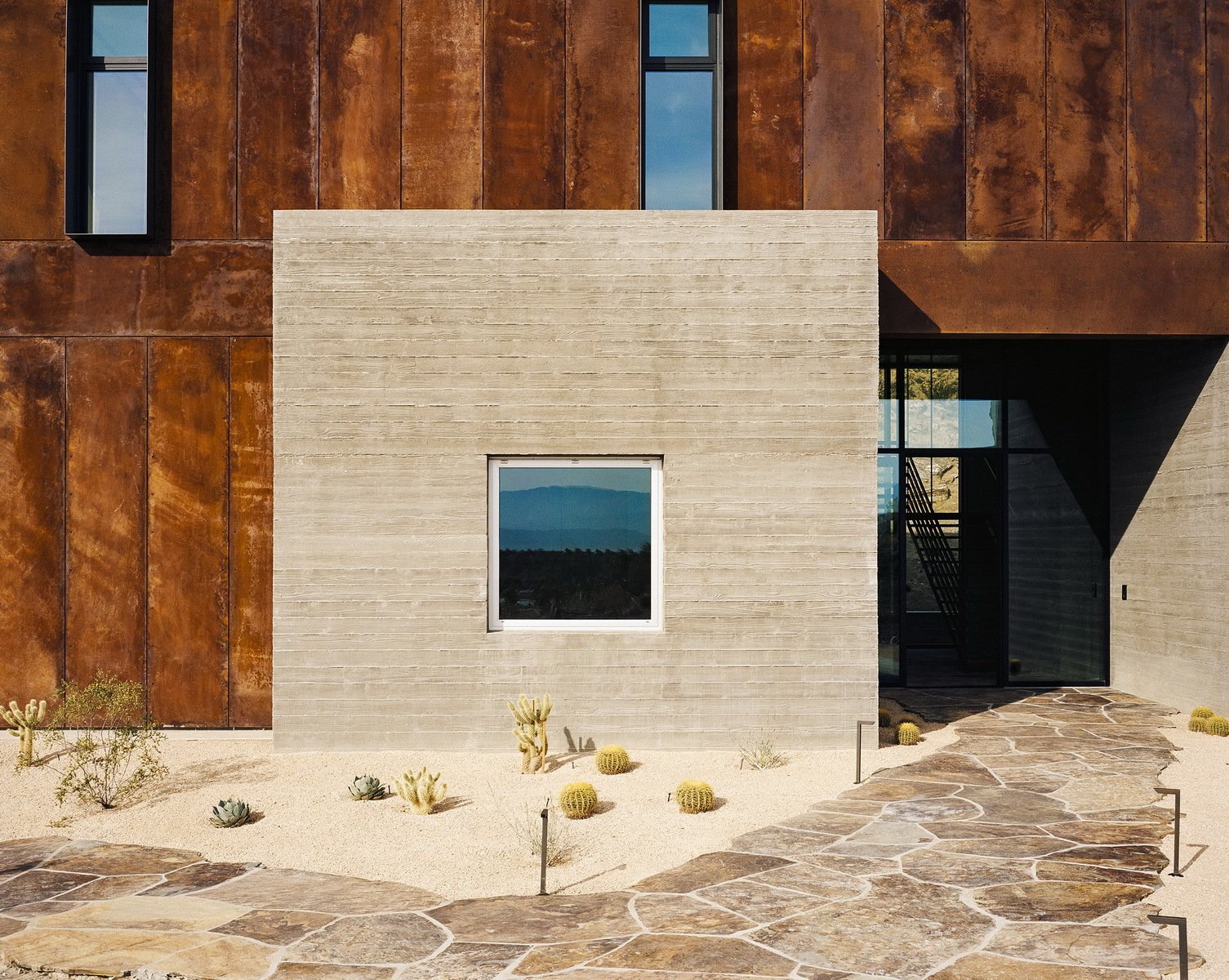 Photo 6 of 15 in Ridge Mountain Residence by Ehrlich Yanai Rhee Chaney ...