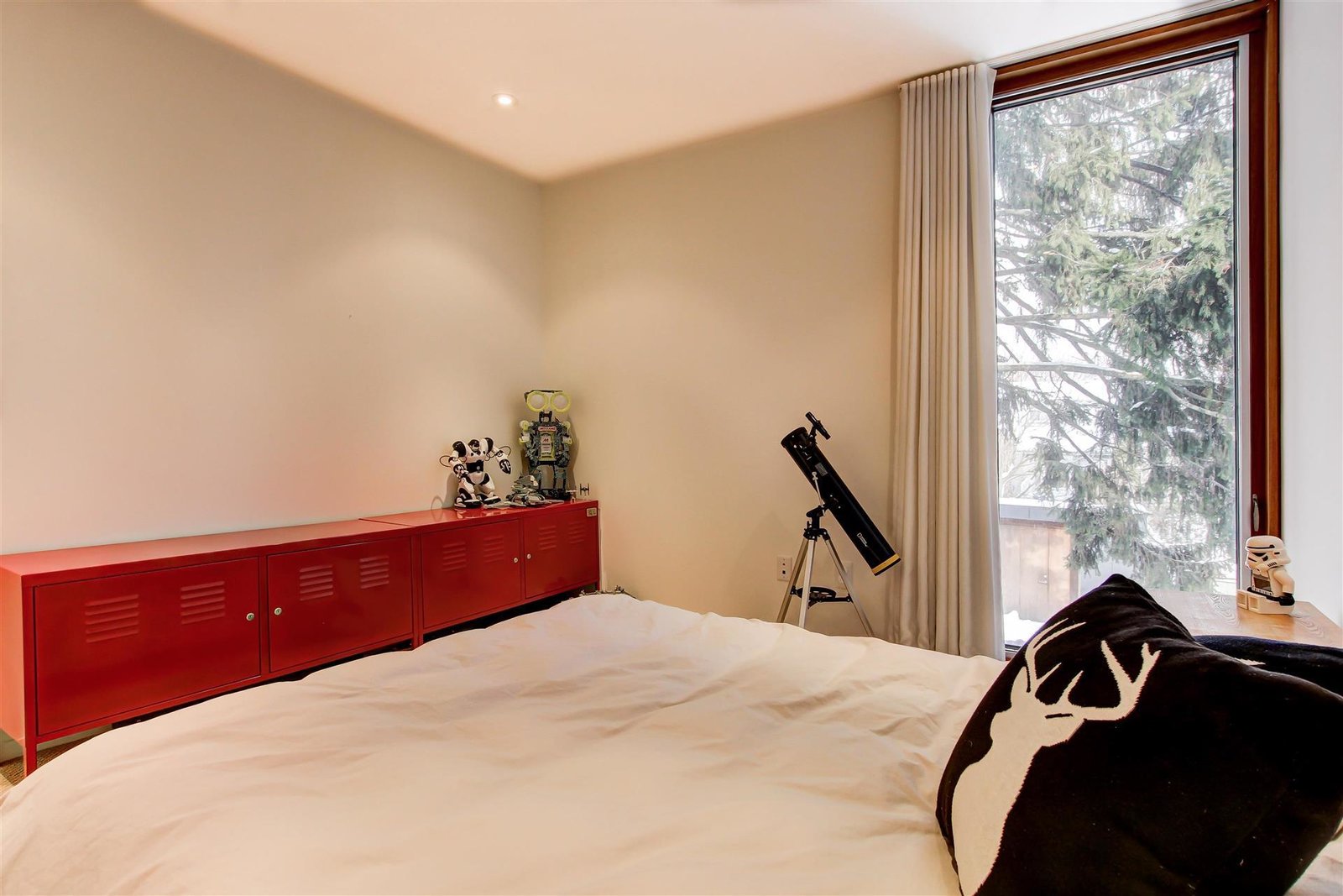 Photo 18 of 30 in The Blantyre House by Jay Snider Dwell