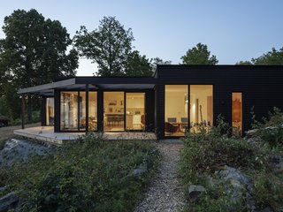 Top 5 Homes of the Week That Embrace Their Surroundings - Photo 4 of 5 -
