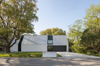 Top 5 Homes of the Week With Striking Exteriors - Photo 4 of 5 -
