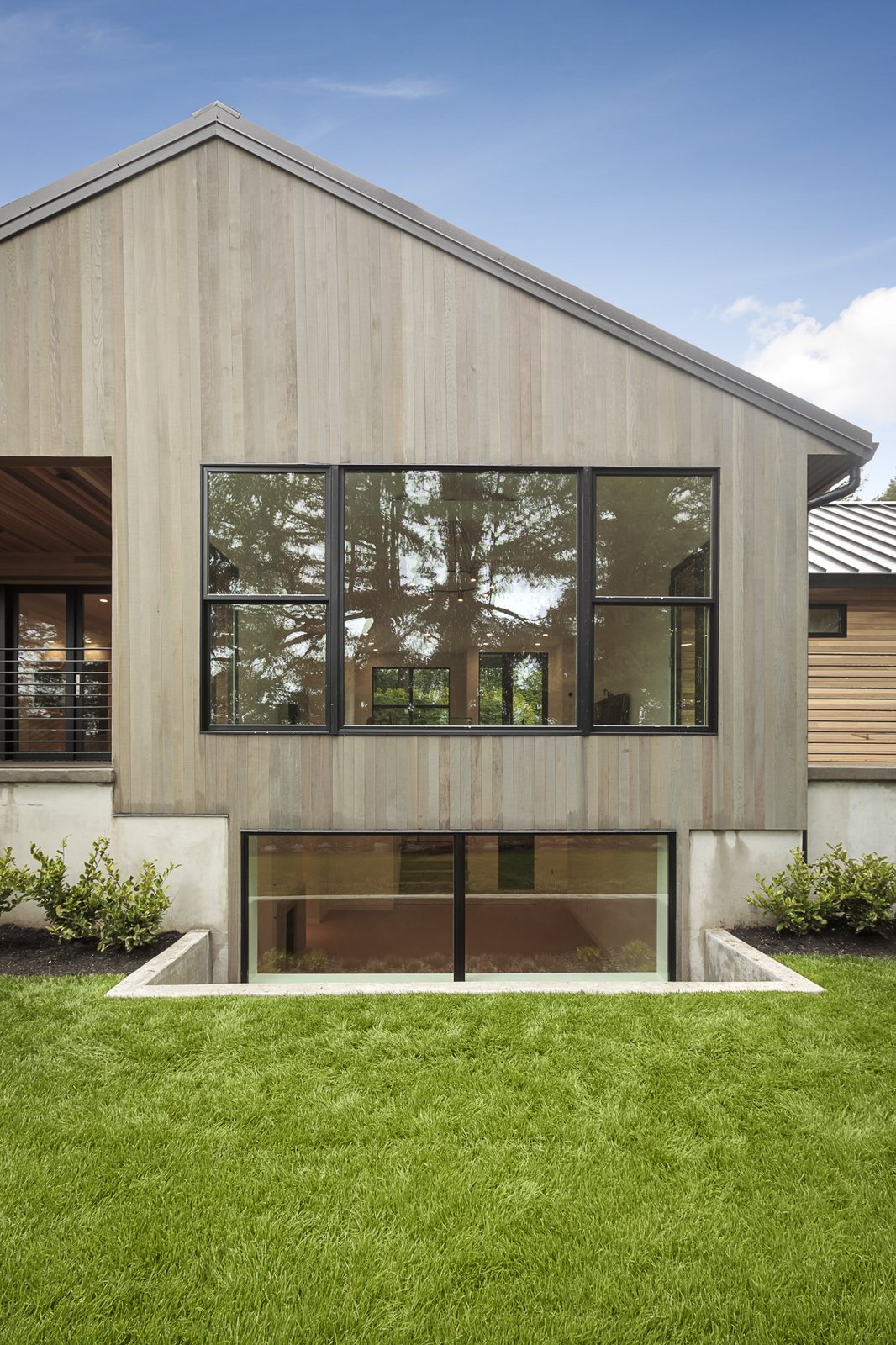 Photo 17 of 17 in Burton House by Sam Dowlatdad, Broker & Esq. Dwell