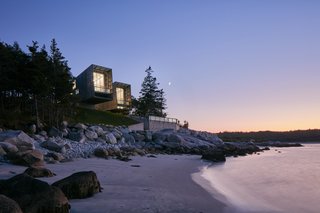 Top 5 Homes of the Week With Waterfront Views - Photo 5 of 5 -