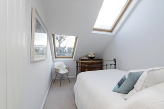In addition to the spacious floor plan, the layout of the house is well balanced, with two bedrooms at the front and two bedrooms at the rear on the top two floors.