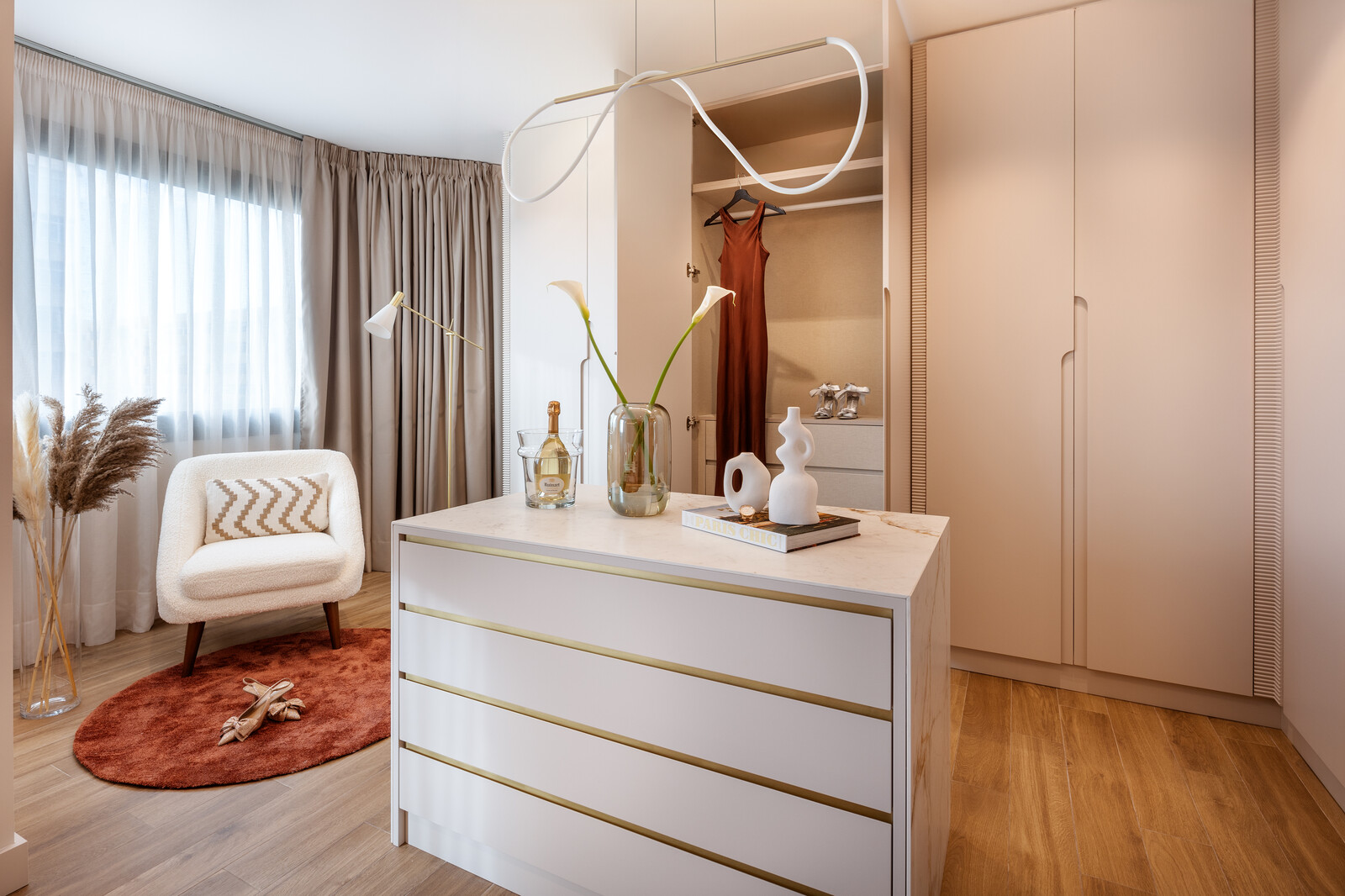 Photo 12 of 25 in Embracing the horizon: New Residential Interior ...