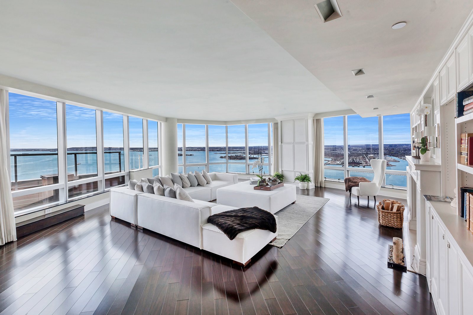 Picture of Downtown Penthouse Digs with Water Views (5 Photos) - Dwell