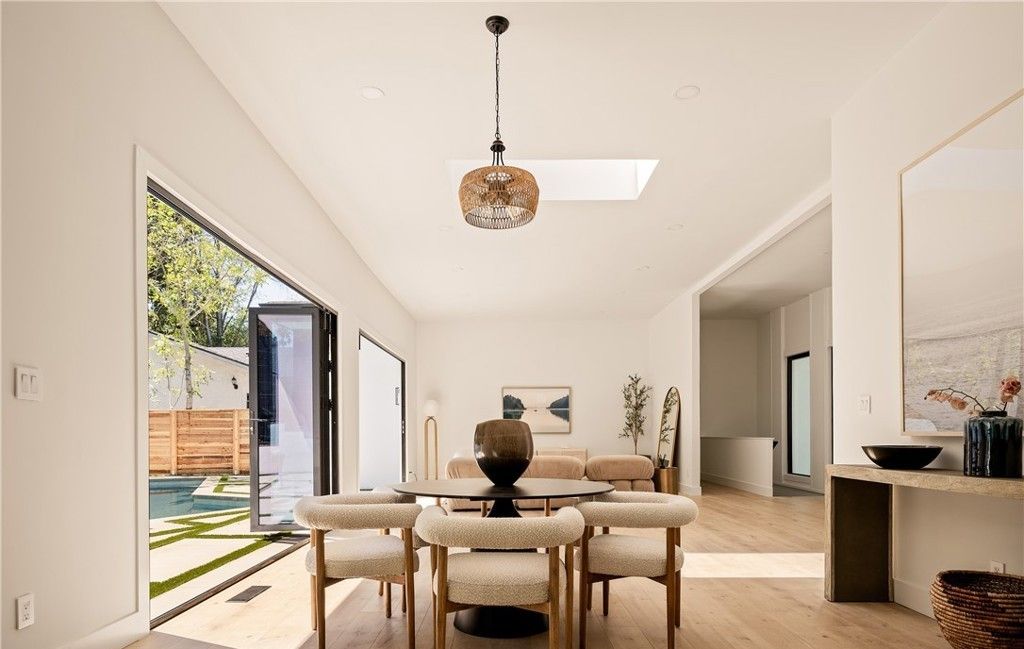 Photo 7 of 26 in Studio City Renovation by CentrePoint Construction Inc ...