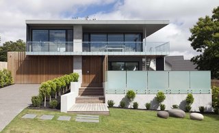 Top 4 Homes of the Week With Impressive Modern Exteriors - Photo 2 of 4 -