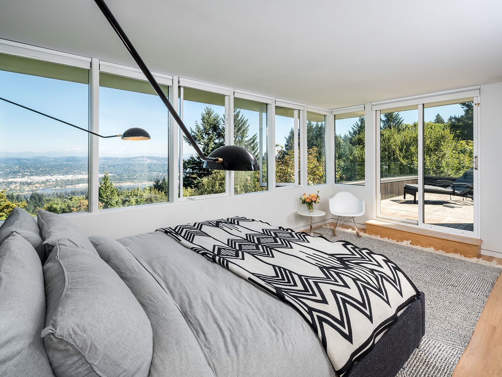 Photo 8 of 14 in The Sinclair House Architect Van Evera Bailey by