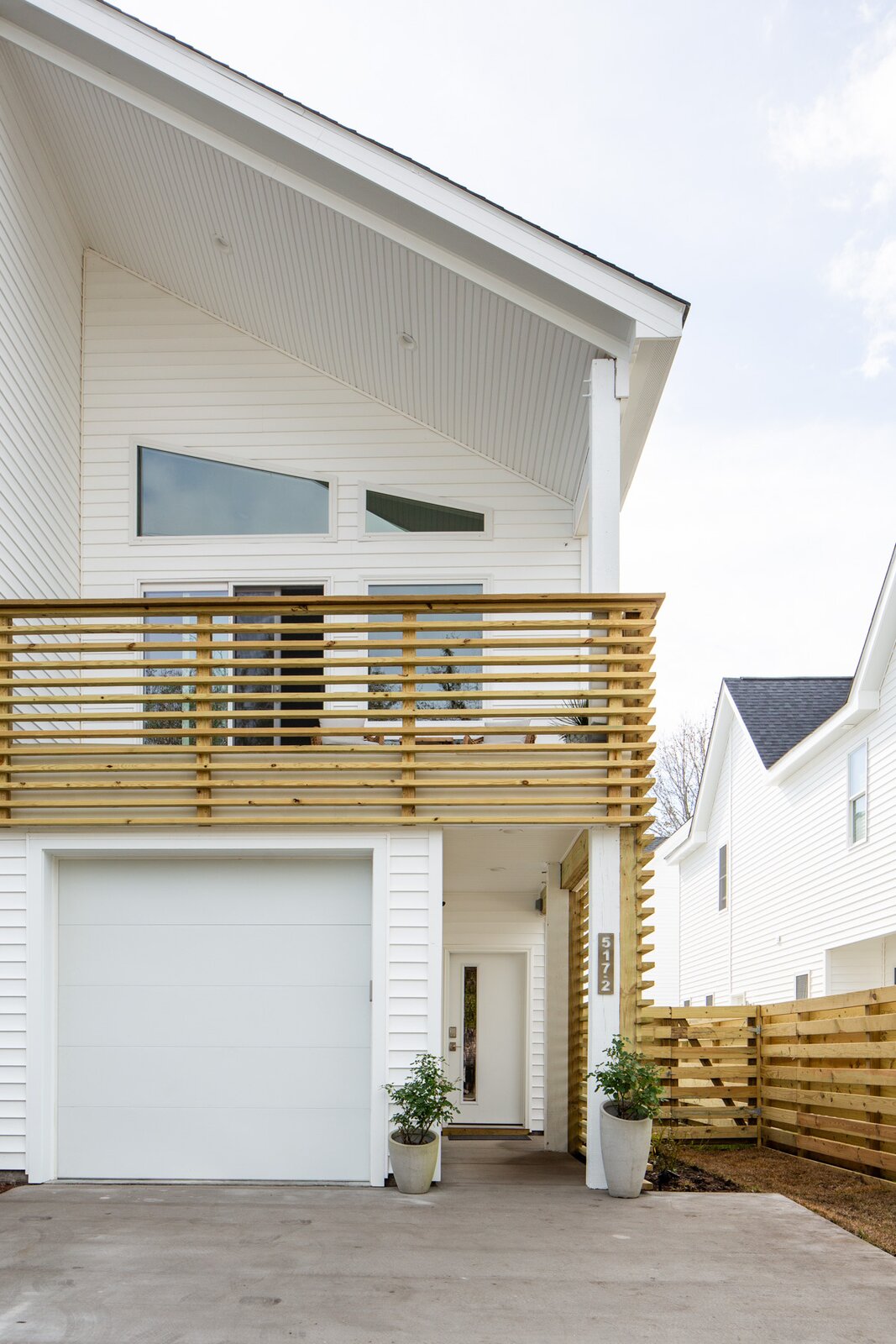 S A L T - A Coastal Modern Townhome posted by Theo Milo (9 Photos) - Dwell