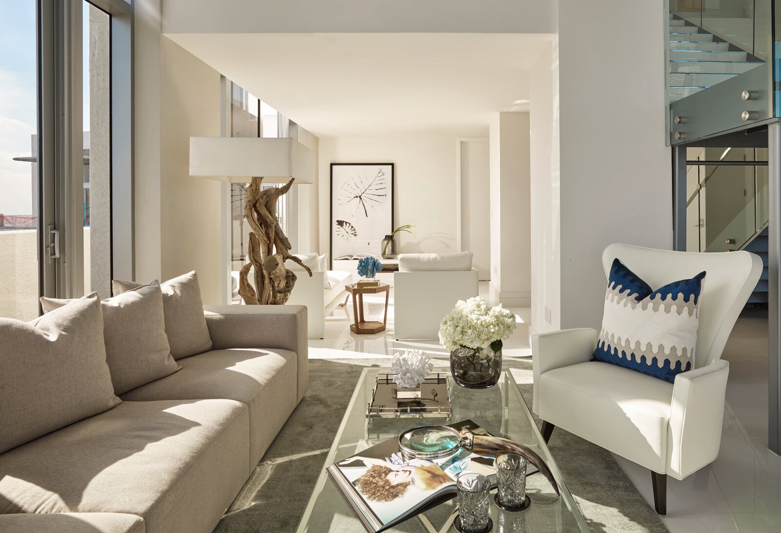 Photo 3 of 6 in This Airy Avant-Garde Miami Penthouse Designs Around ... - Airy Penthouse Apartment Designs