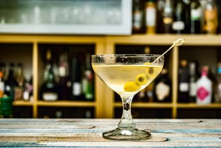 Perfect Pairings: 7 Bar Carts to Complement Your Favorite Cocktail - Photo 3 of 7 -