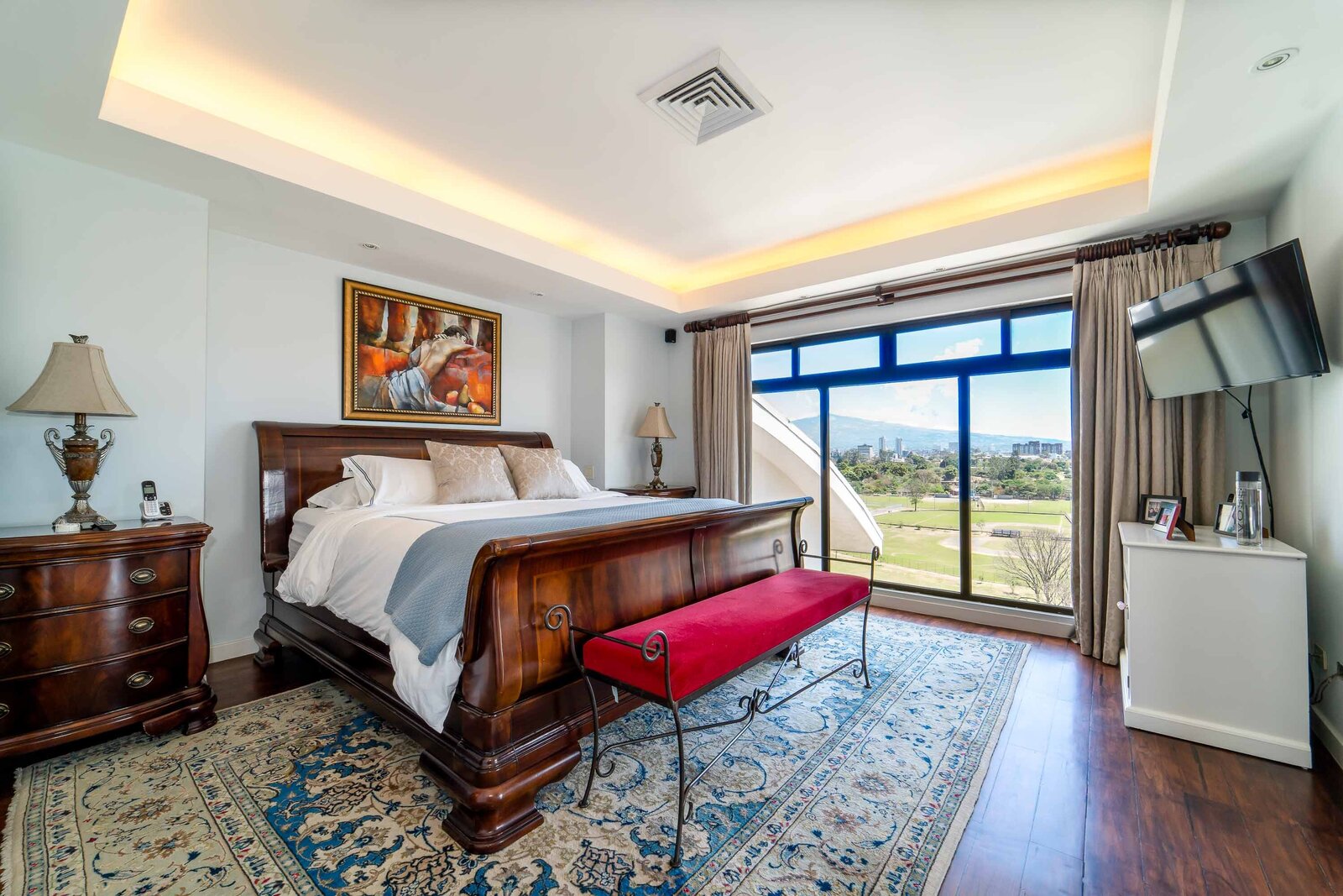 Photo 11 of 20 in Sabana Park View Penthouse by 2Costa Rica Real Estate ...
