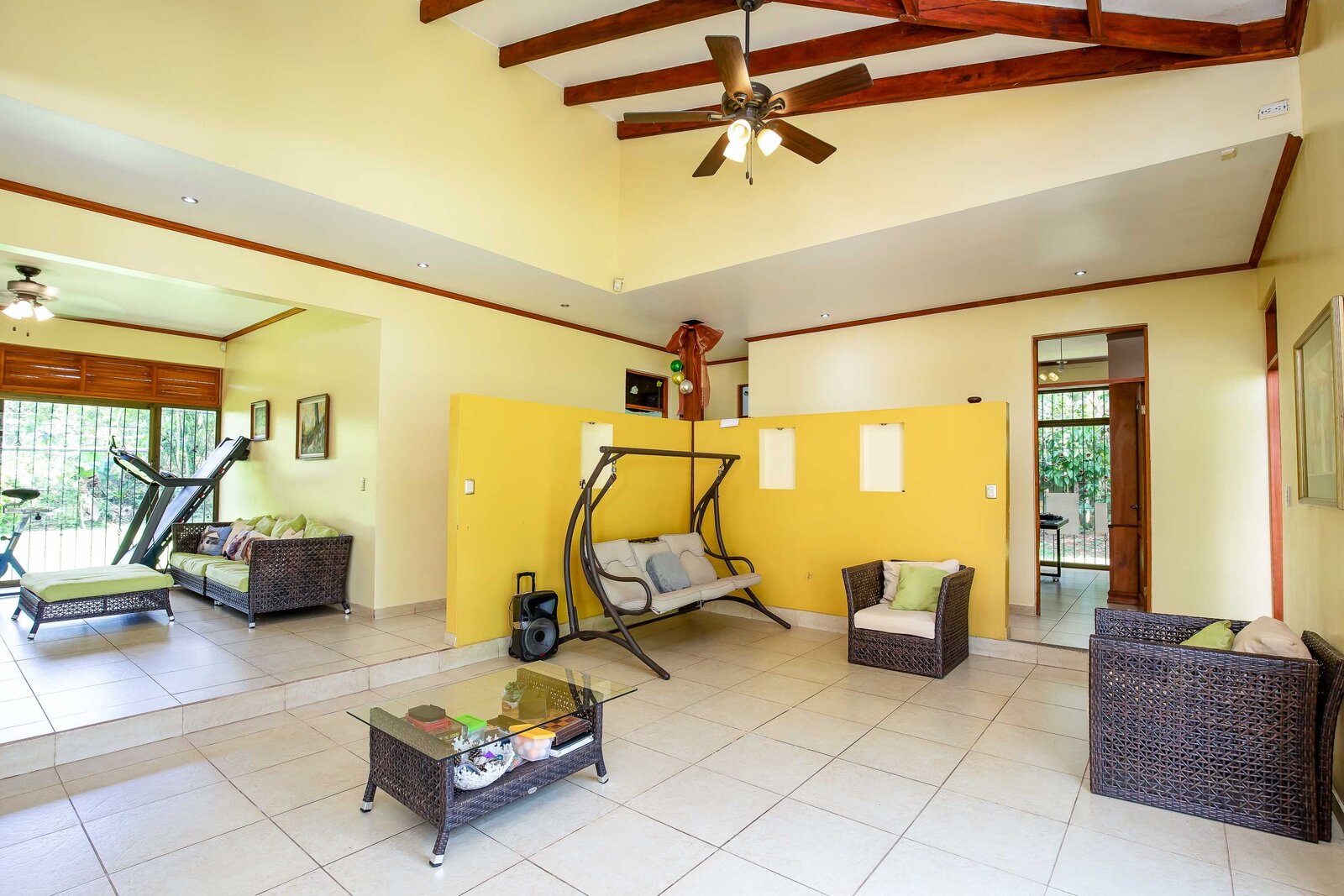 Photo 5 of 22 in Naranjito family house by 2Costa Rica Real Estate Dwell