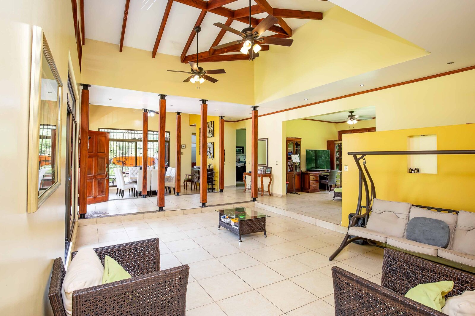 Photo 6 of 22 in Naranjito family house by 2Costa Rica Real Estate Dwell