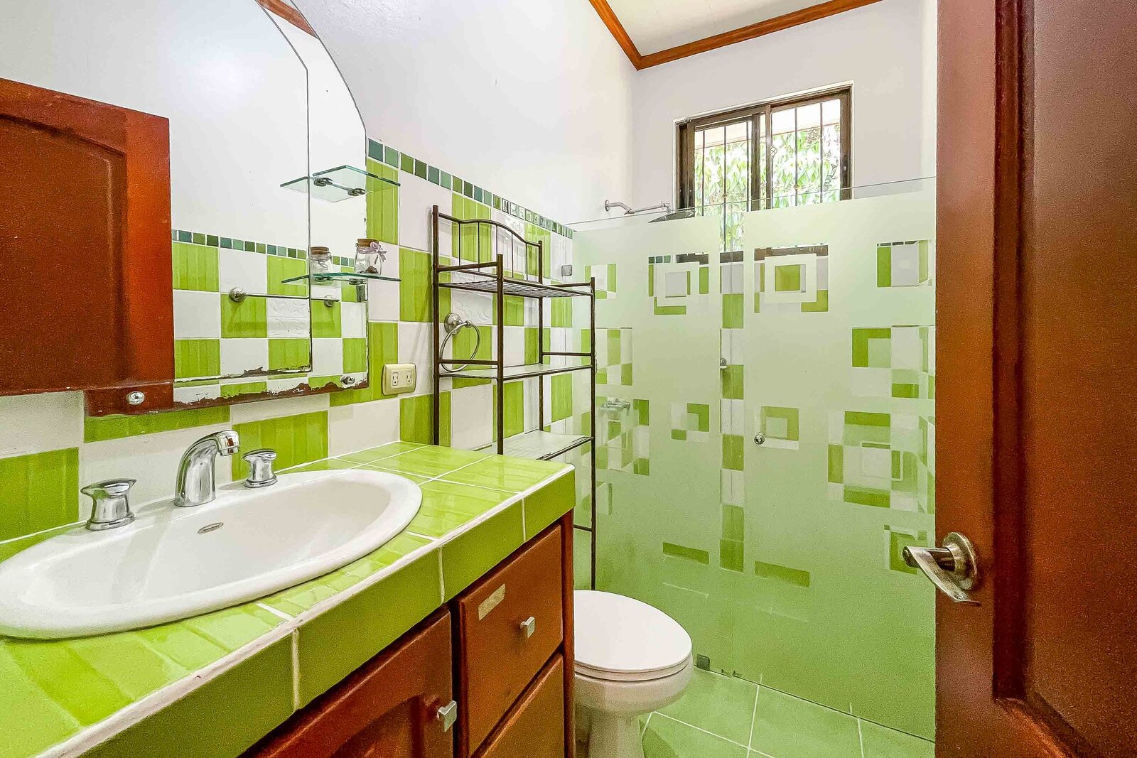 Photo 4 of 22 in Naranjito family house by 2Costa Rica Real Estate Dwell