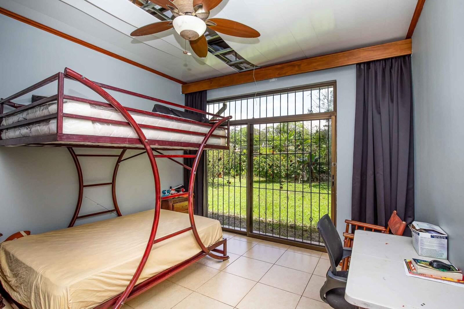 Photo 14 of 22 in Naranjito family house by 2Costa Rica Real Estate Dwell