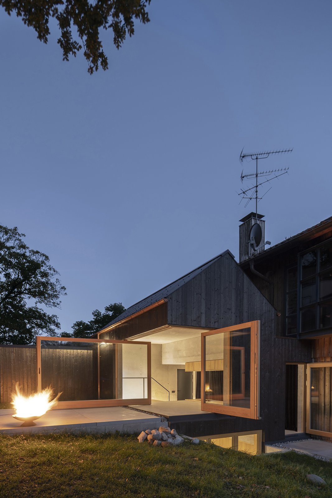 Photo 2 of 7 in THE BLACK HOUSE by Fabian Wagner Dwell