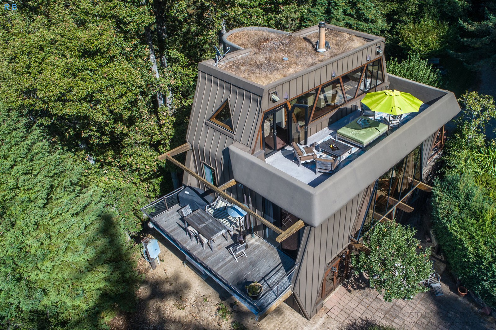 Advanced Retreat (7 Photos) - Dwell