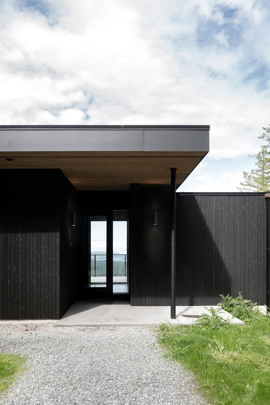 Photo 4 of 11 in Raven Ridge Cabin by W O V E N Architecture and Design ...