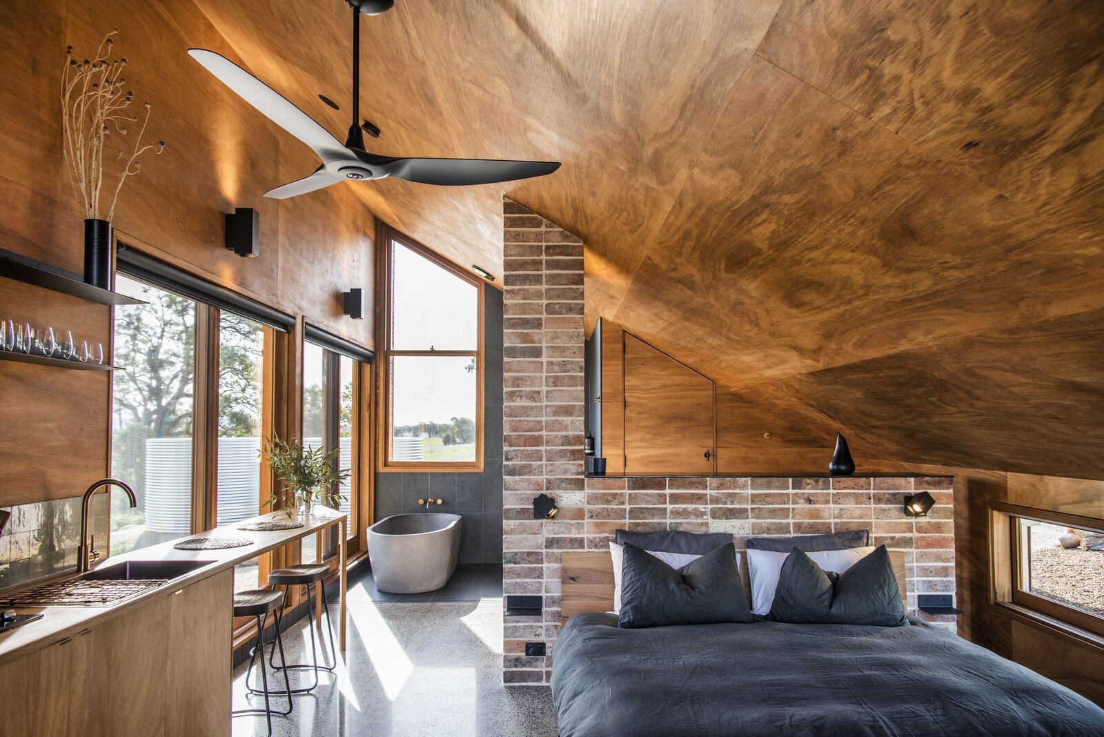 Photo 5 of 12 in This Luxe Off-Grid Retreat Will Put You Right at Home ...