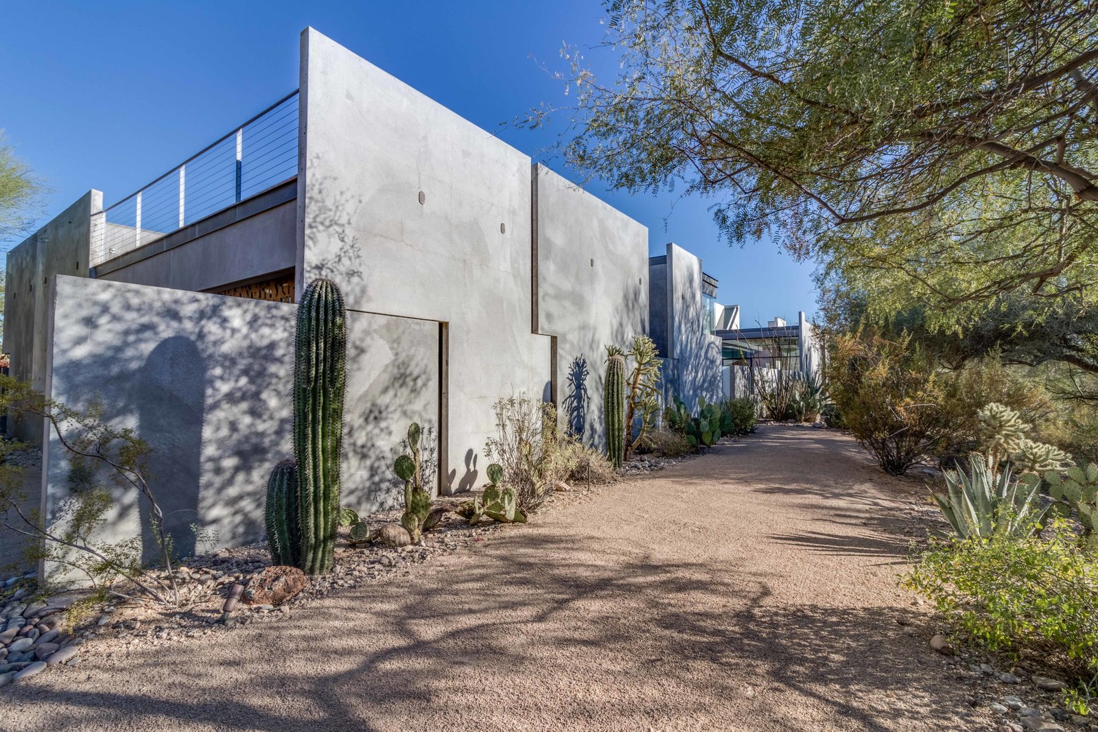 Photo 6 of 17 in The Planar House Steven Holl Architects by Taylor